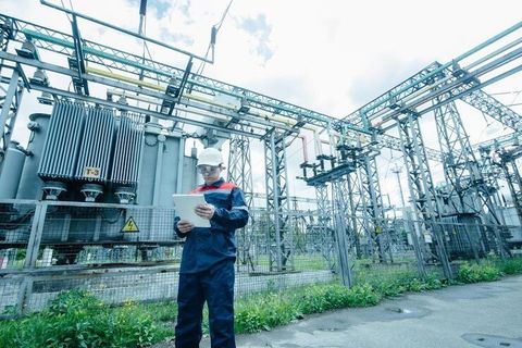 Industrial Power Supply Units: Explore How They Support Factory Systems